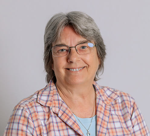 Julie Maxey Headshot